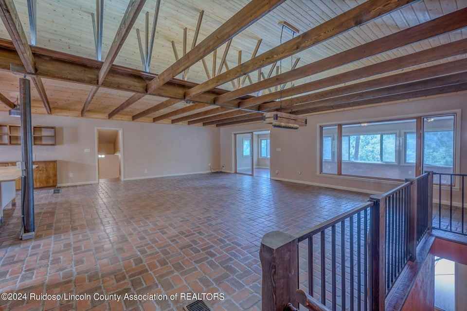 109 Snowcap Dr #1 - Photo 2 of 32