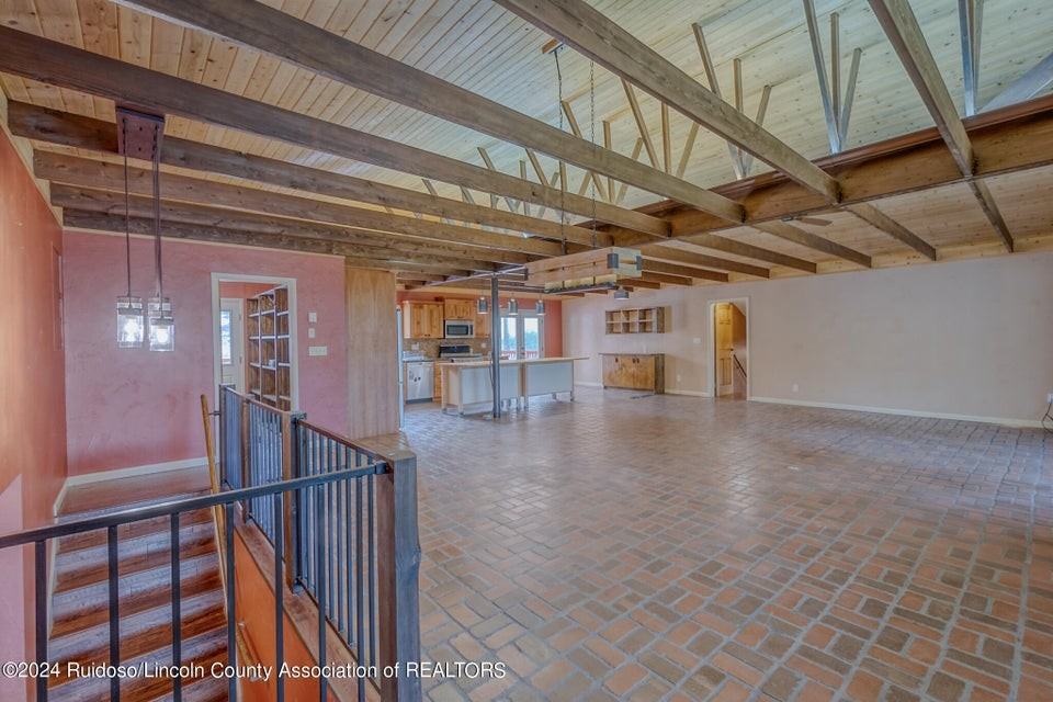 109 Snowcap Dr #1 - Photo 3 of 32
