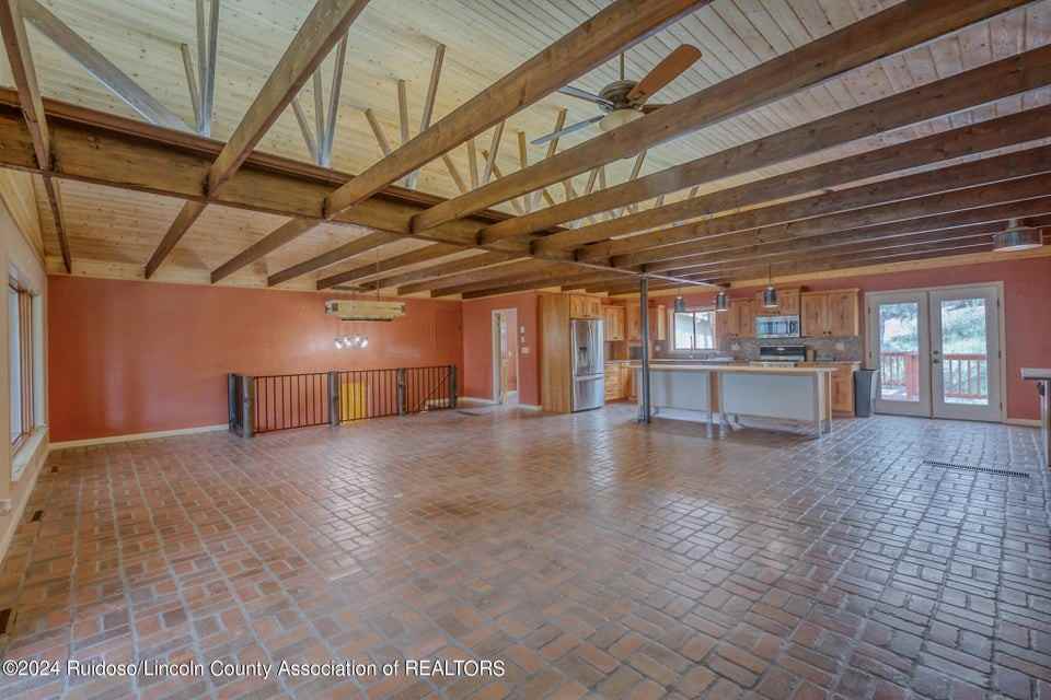 109 Snowcap Dr #1 - Photo 4 of 32