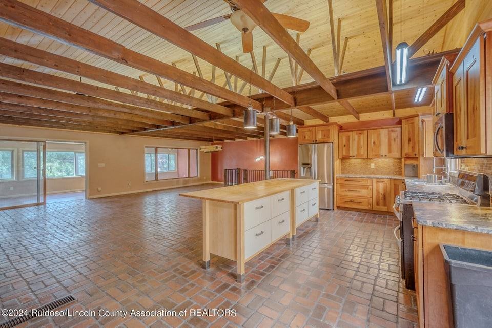 109 Snowcap Dr #1 - Photo 5 of 32