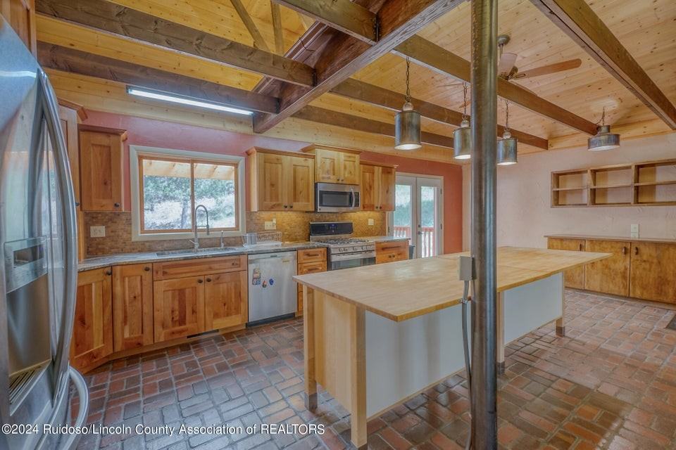 109 Snowcap Dr #1 - Photo 7 of 32