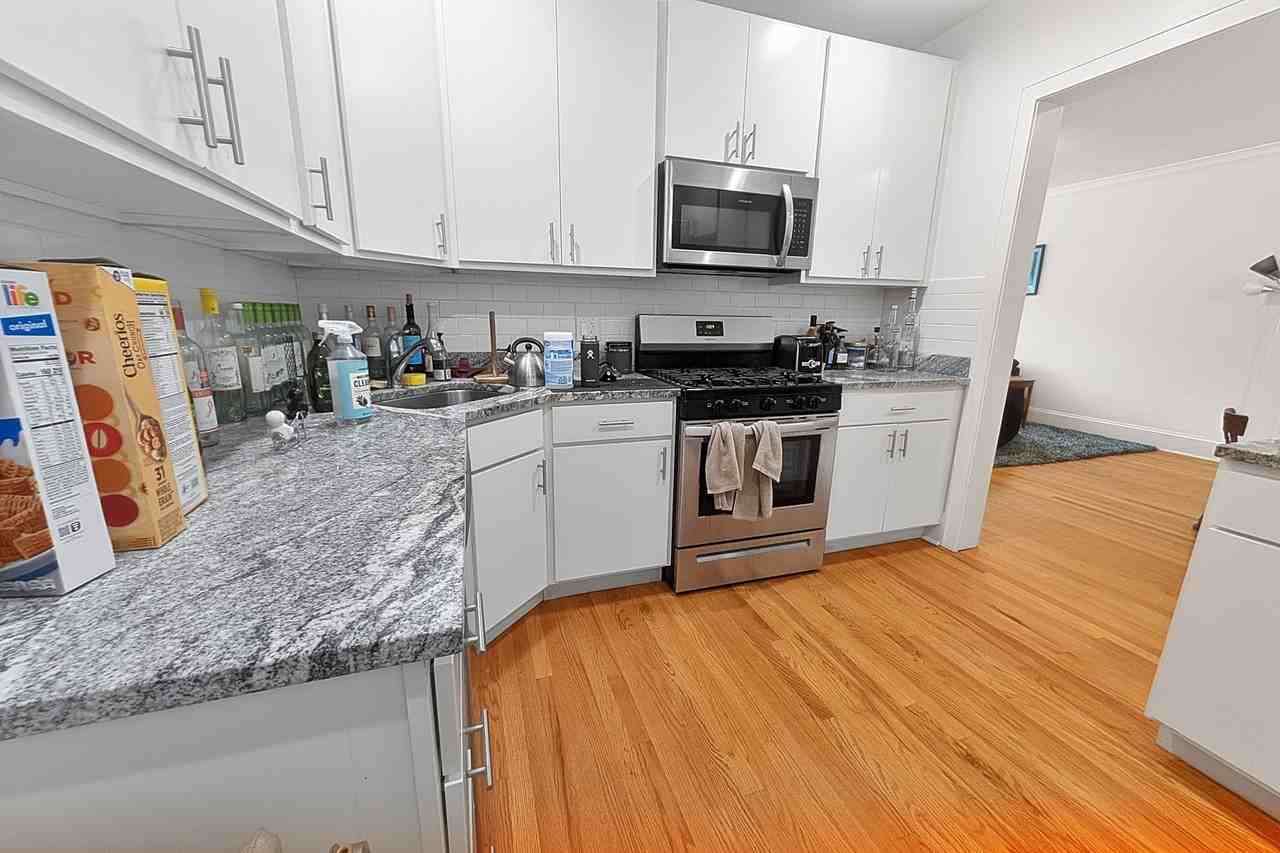 6638 N Glenwood Ave - Photo 4 of 18