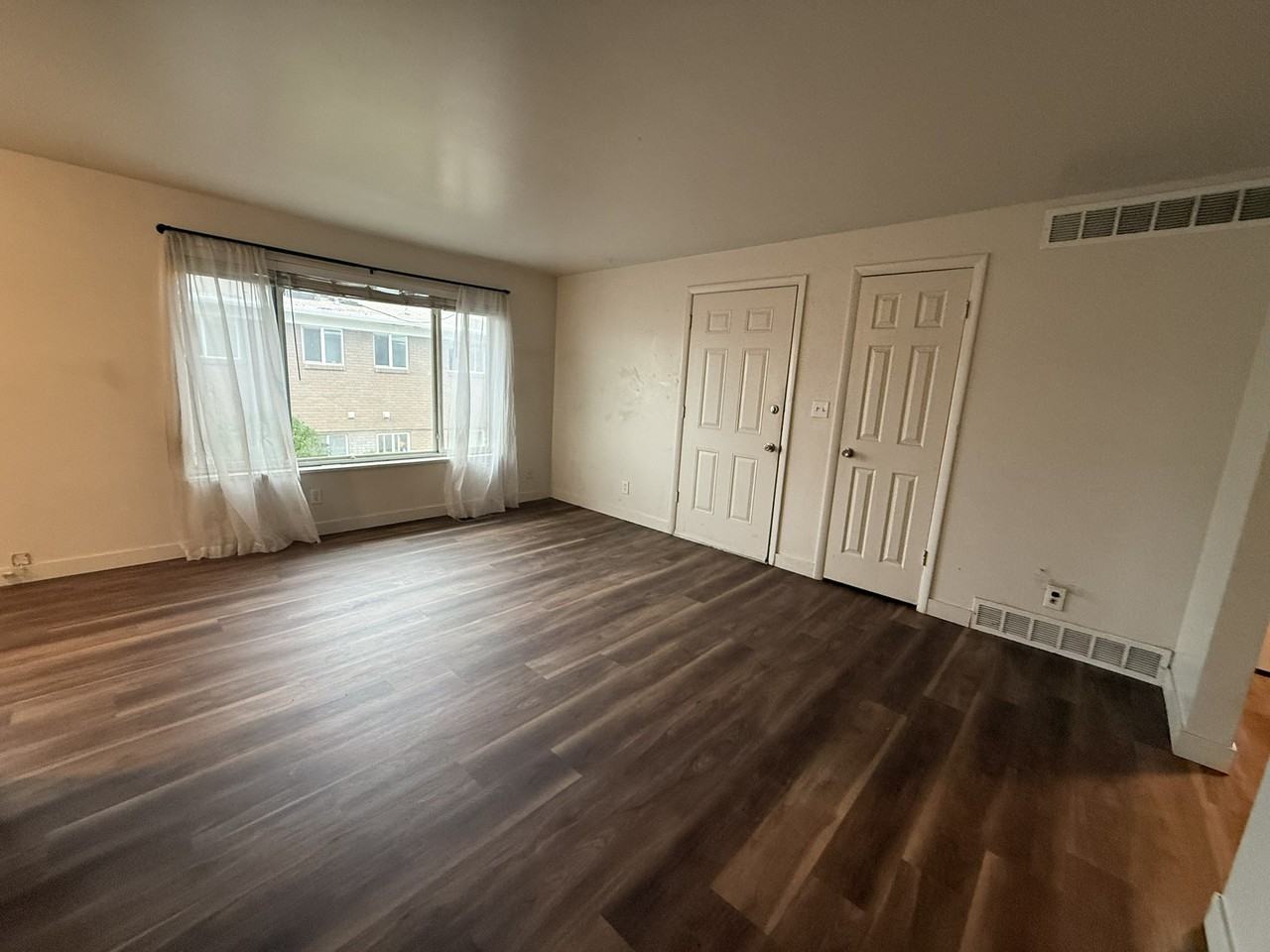 545 Stringham AvenueUnit D #D - Photo 3 of 13