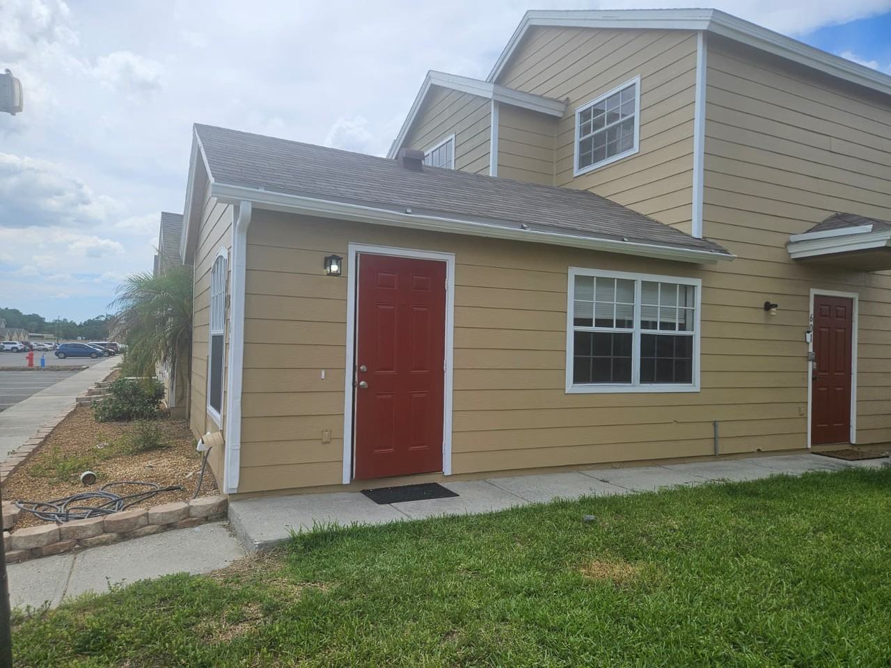 601 Washington Palm Loop #B - Photo 2 of 13