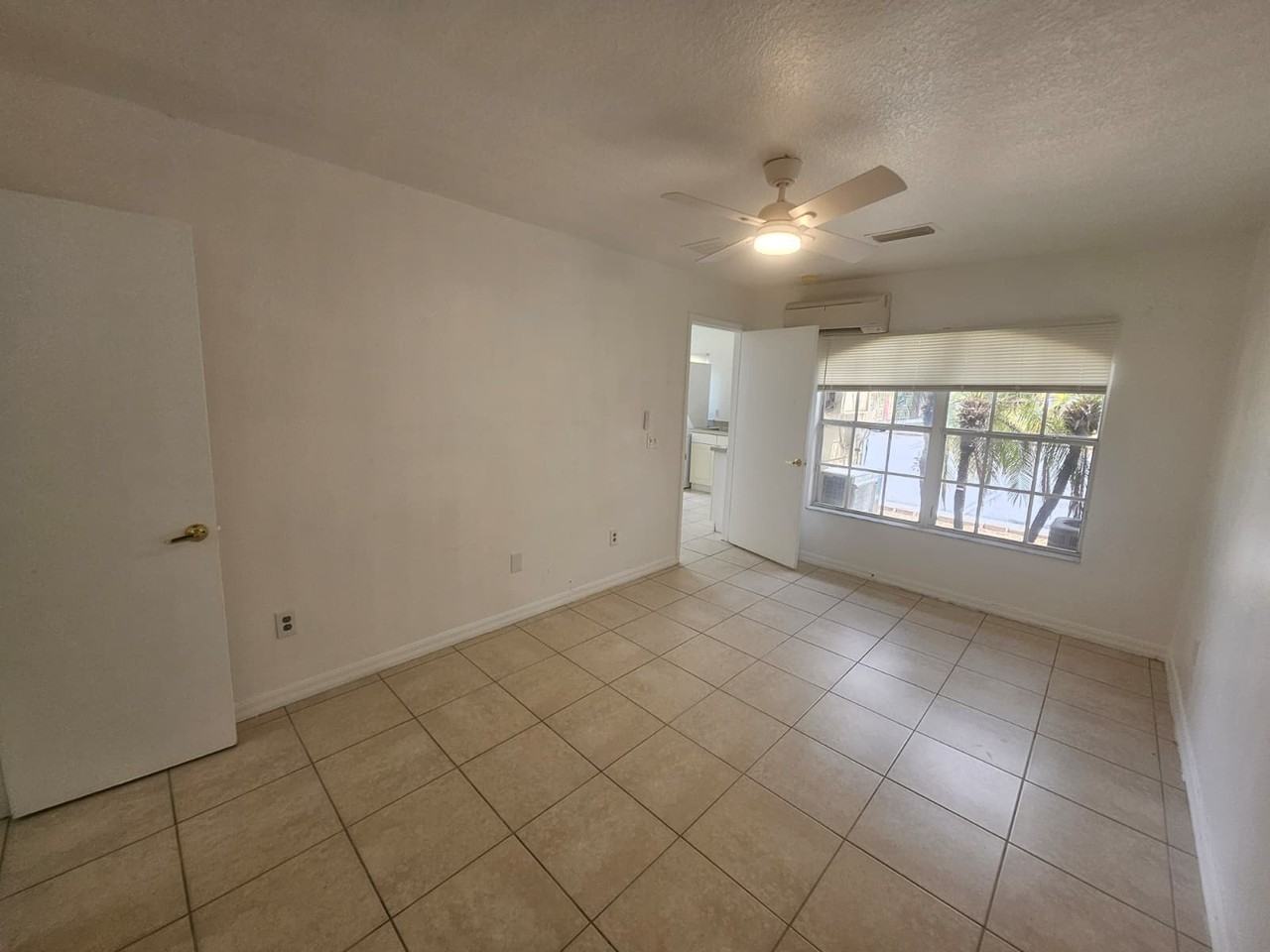 601 Washington Palm Loop #B - Photo 5 of 13