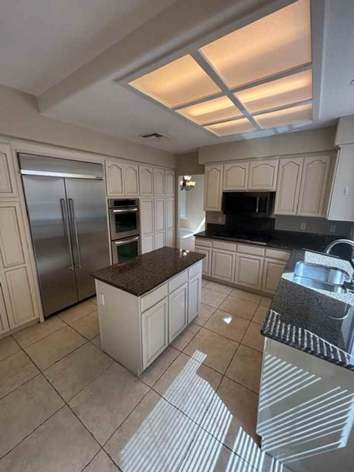 2929 Sterling Cove Dr - Photo 3 of 17