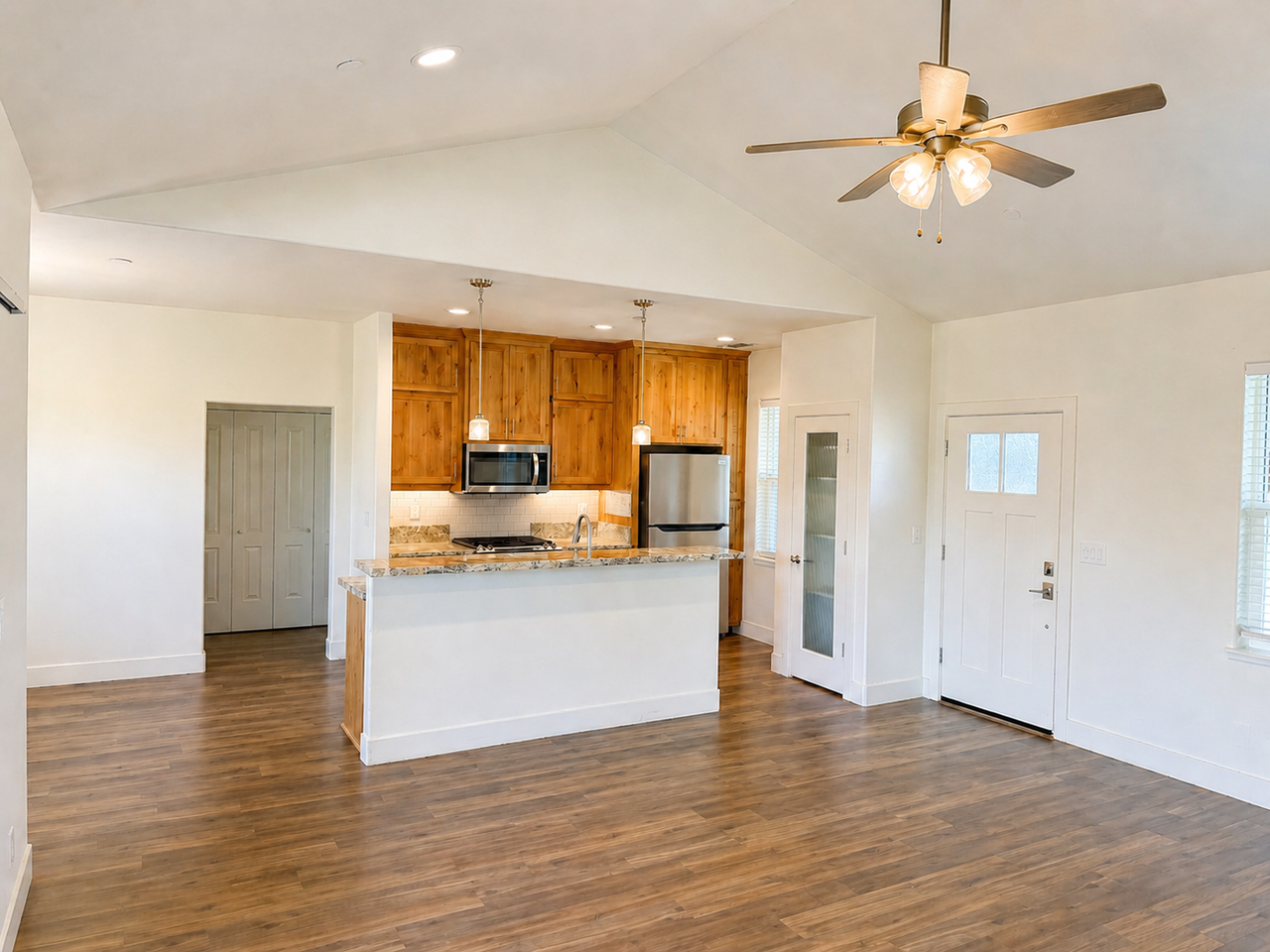 6166 Oliver Rd - Photo 4 of 32
