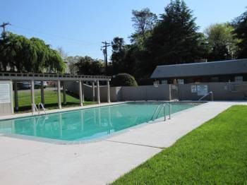 3822 Country Club Rd Apt J - Photo 2 of 2