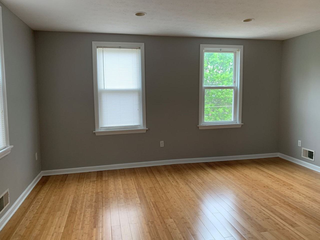 1902 Baldauf St - Photo 5 of 17