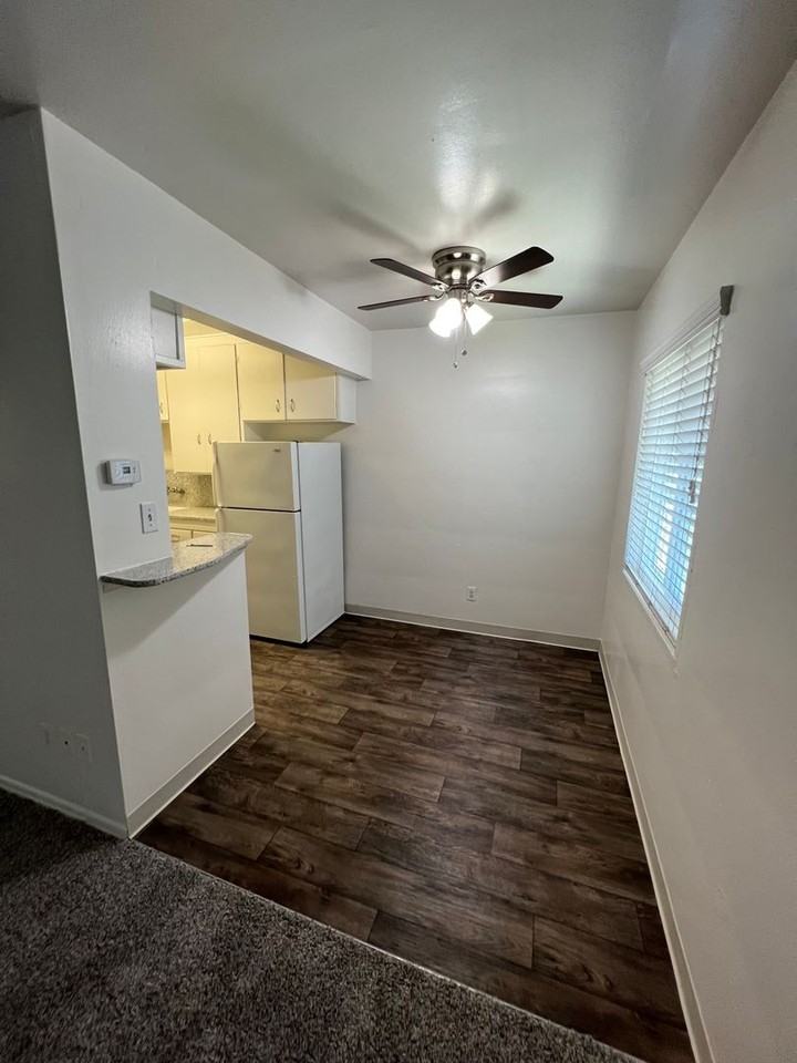 2581 1/2 Broadway - Photo 4 of 7