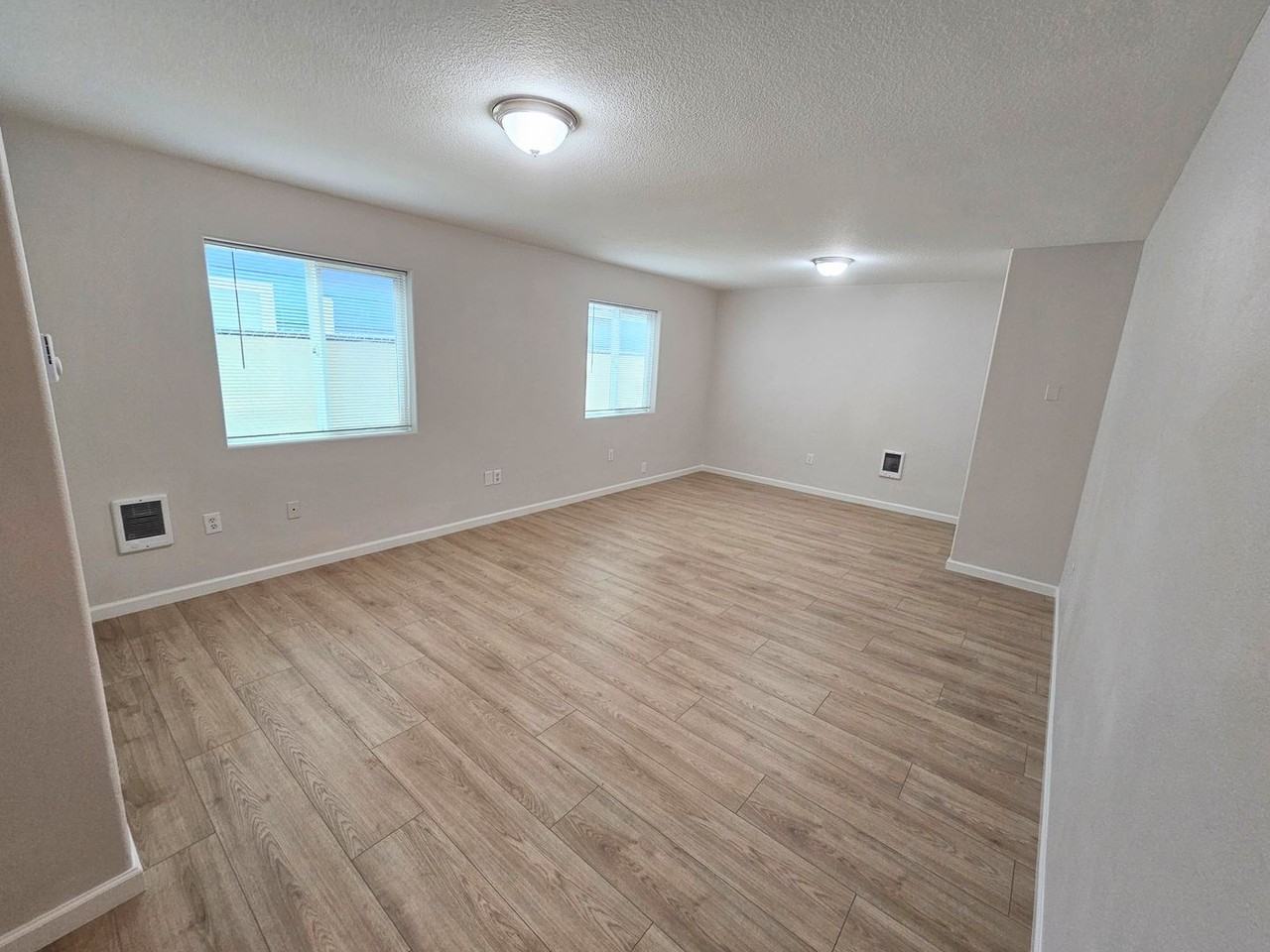 9833 N Lombard St - Photo 3 of 18