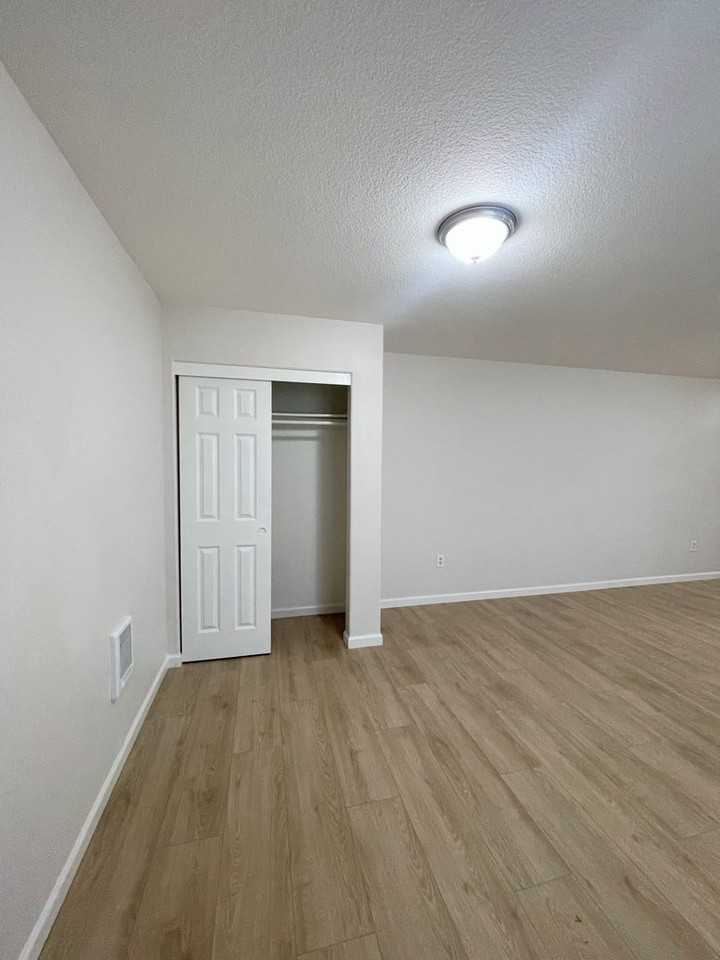 9833 N Lombard St - Photo 6 of 18