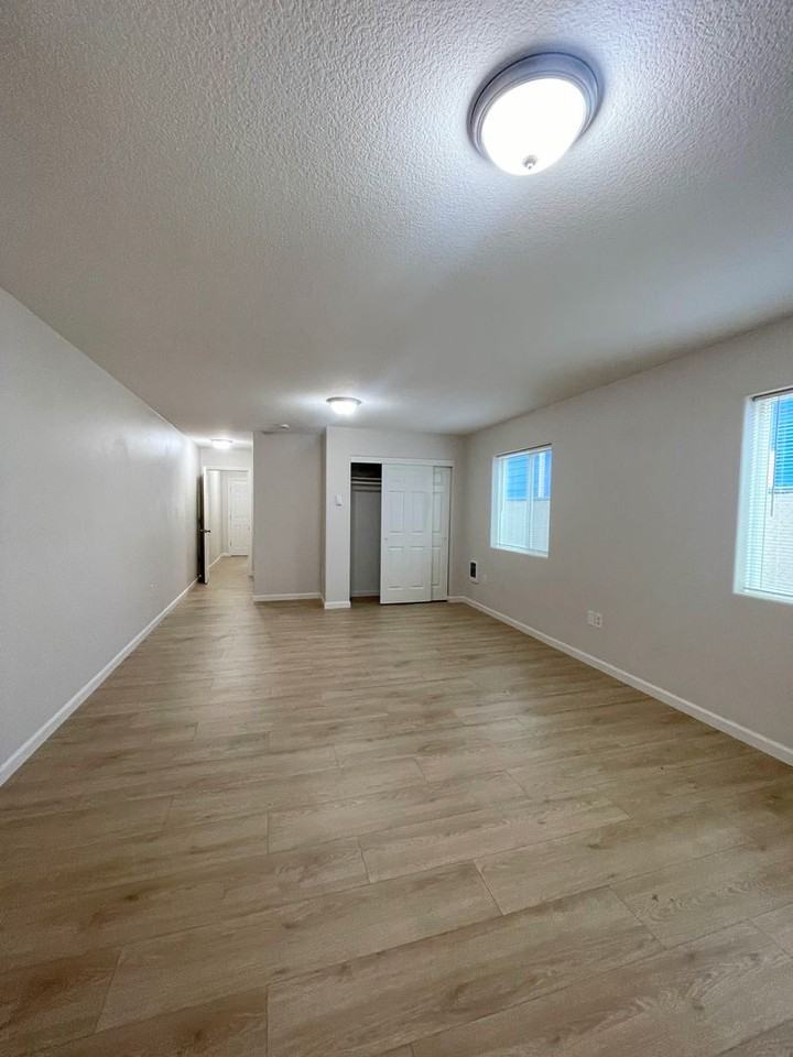 9833 N Lombard St - Photo 7 of 18