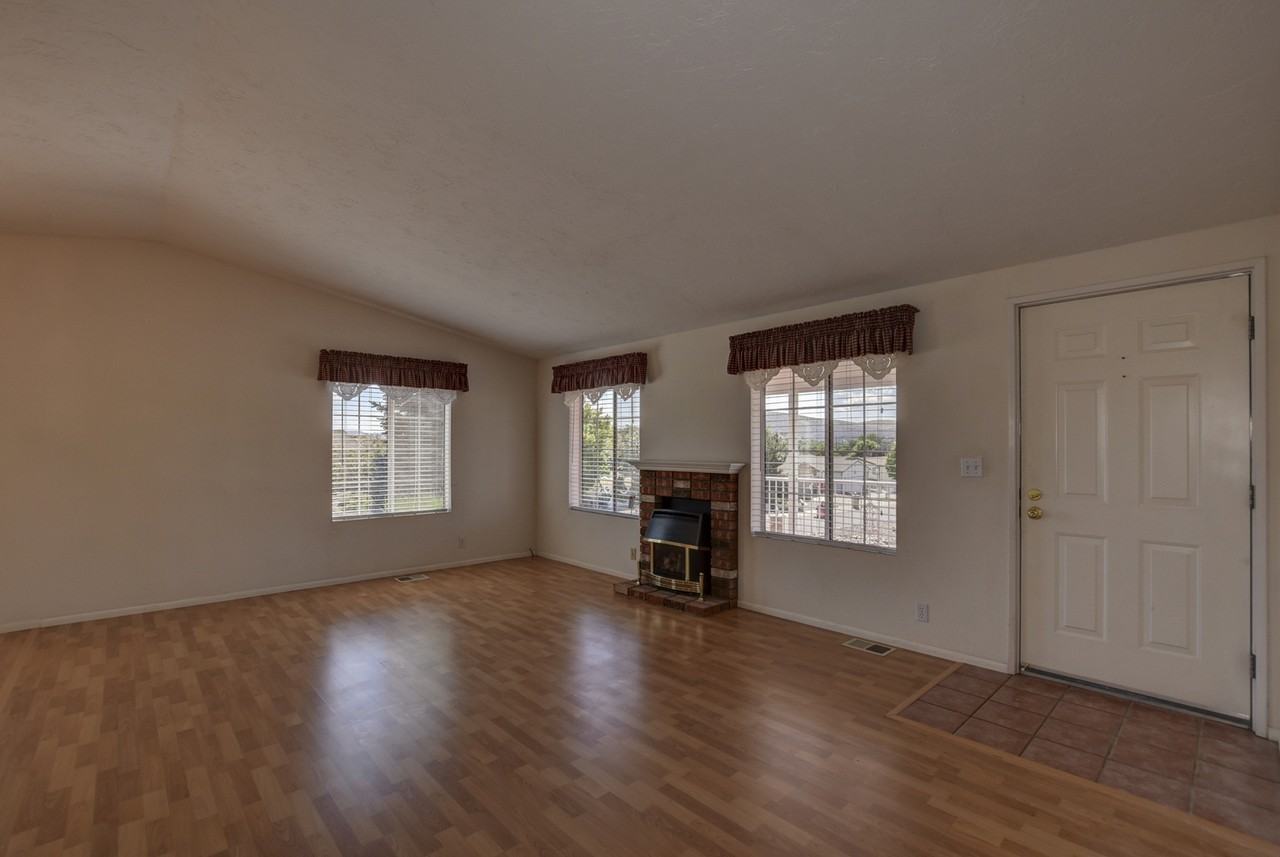 2924 Kendra Dr - Photo 5 of 26