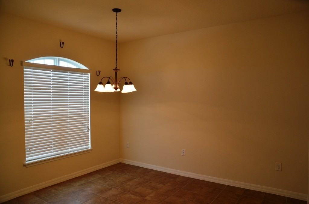 7480 Azalea Cove Cir - Photo 2 of 10