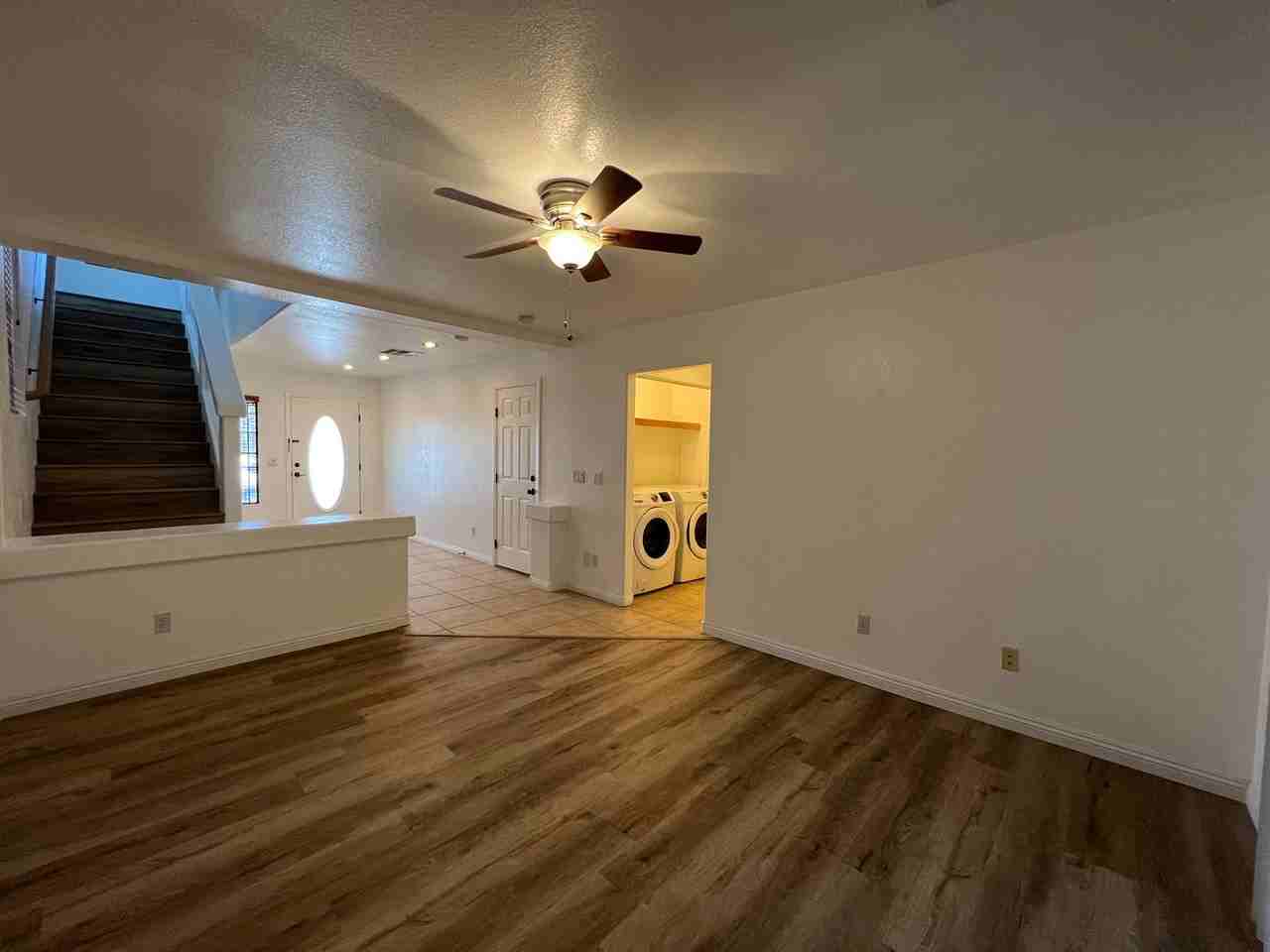 5561 Anticipation Ct - Photo 4 of 25