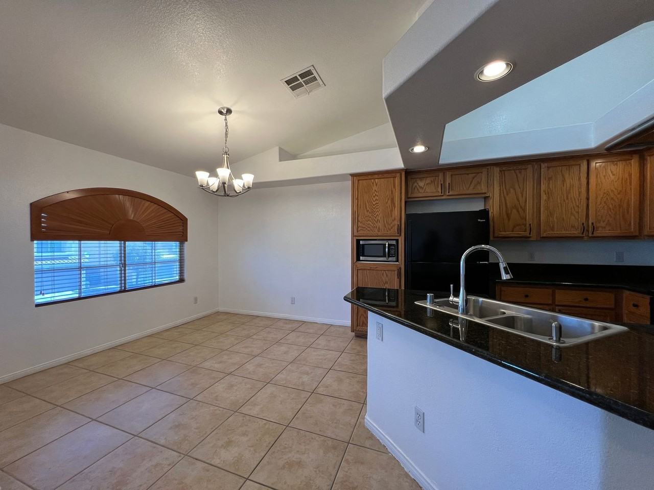 5561 Anticipation Ct - Photo 6 of 25