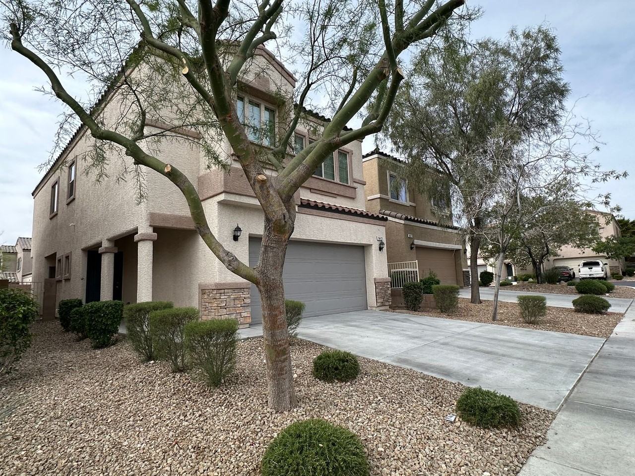 8471 Spirit Vale Ave - Photo 2 of 23