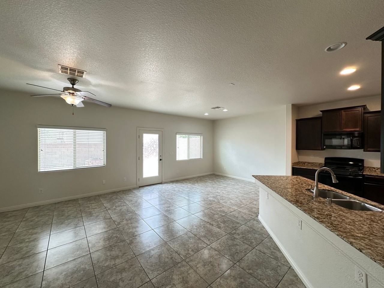 8471 Spirit Vale Ave - Photo 4 of 23