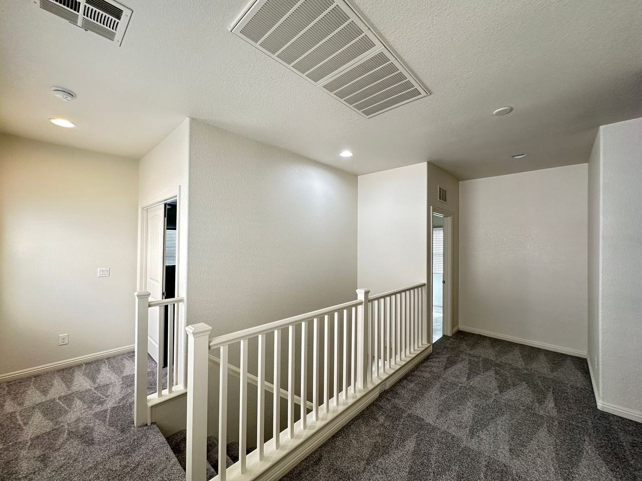 8471 Spirit Vale Ave - Photo 7 of 23
