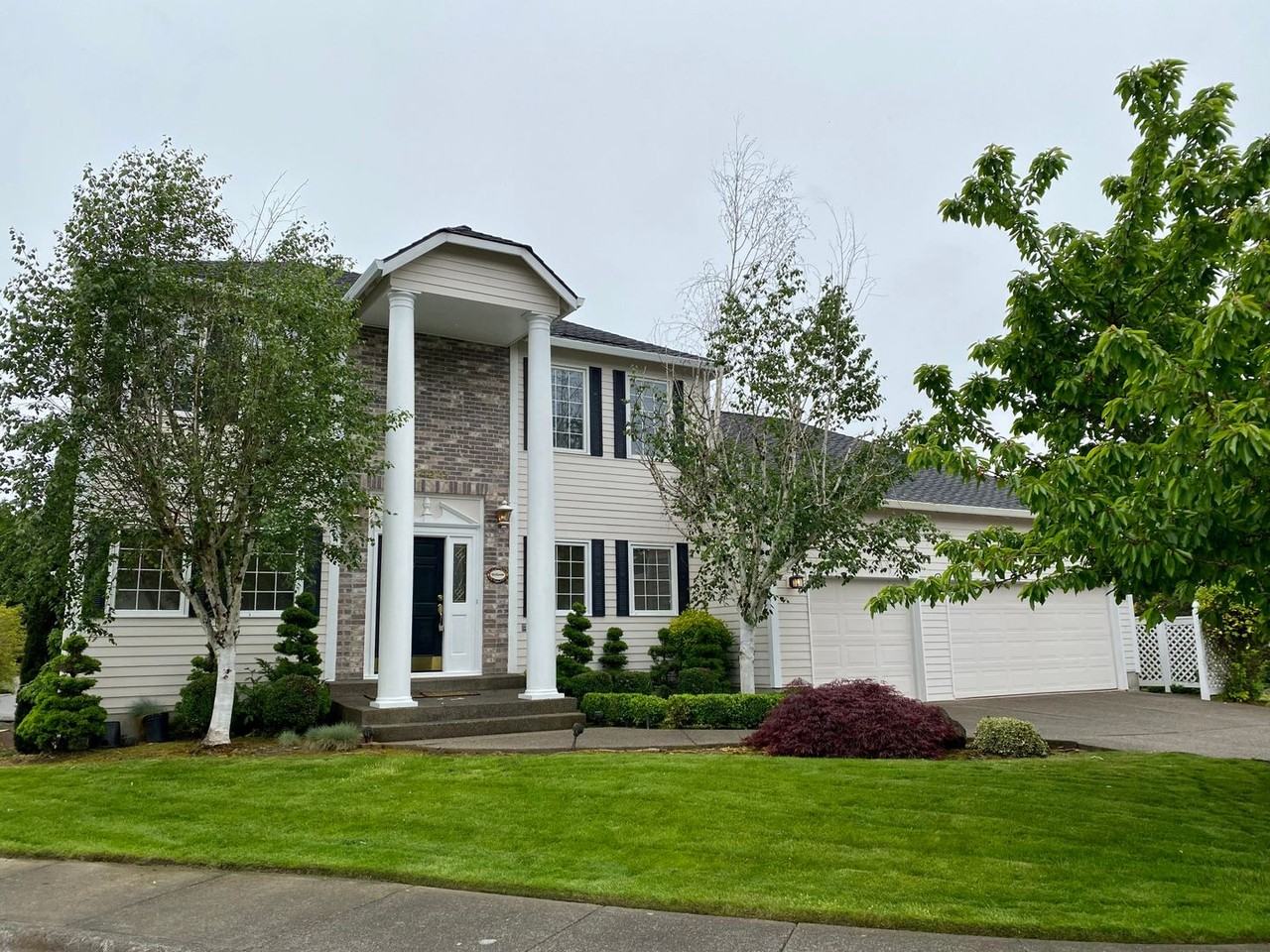 14241 Nw Lakeshore Ct - Photo 2 of 33
