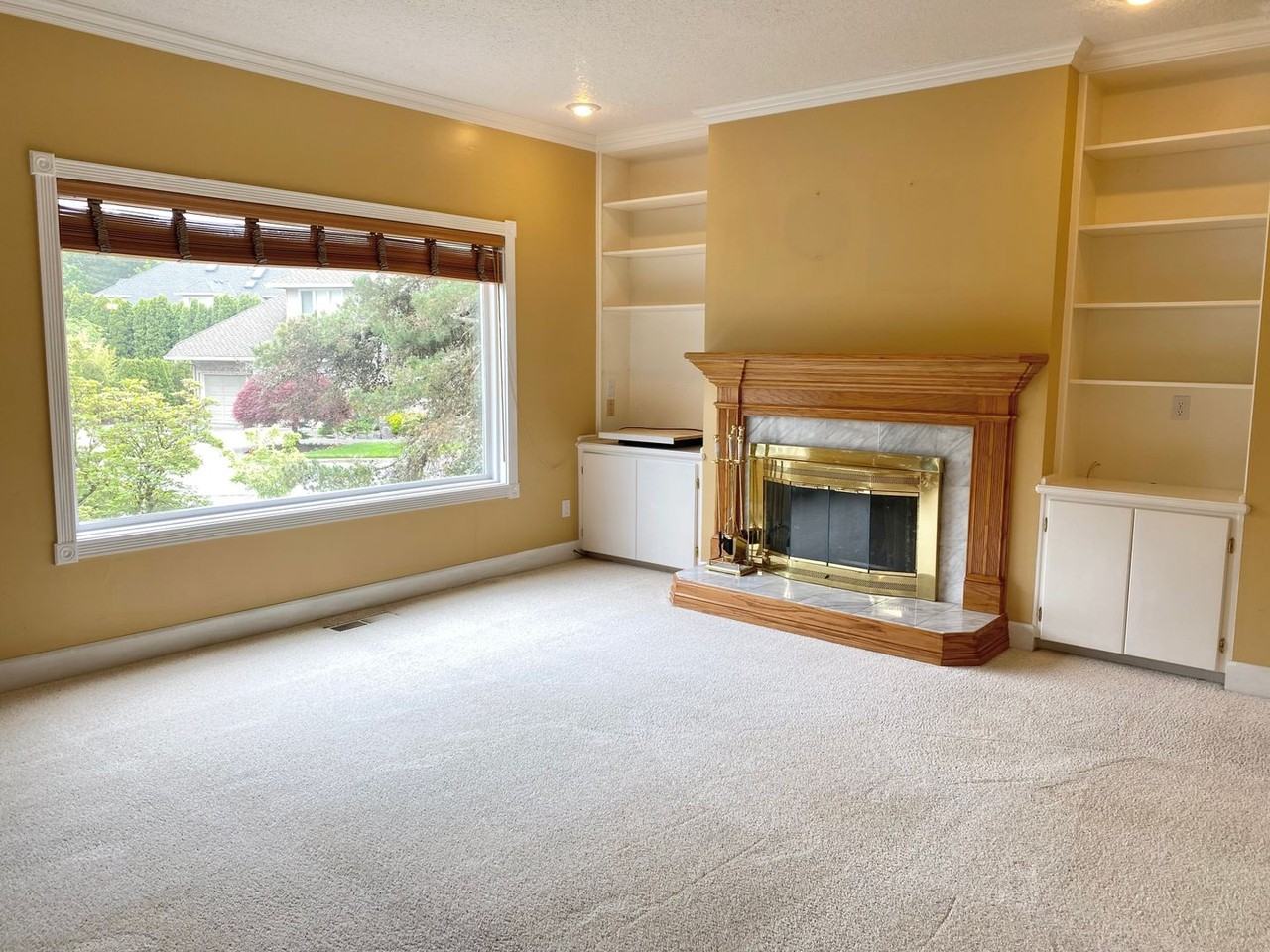 14241 Nw Lakeshore Ct - Photo 7 of 33