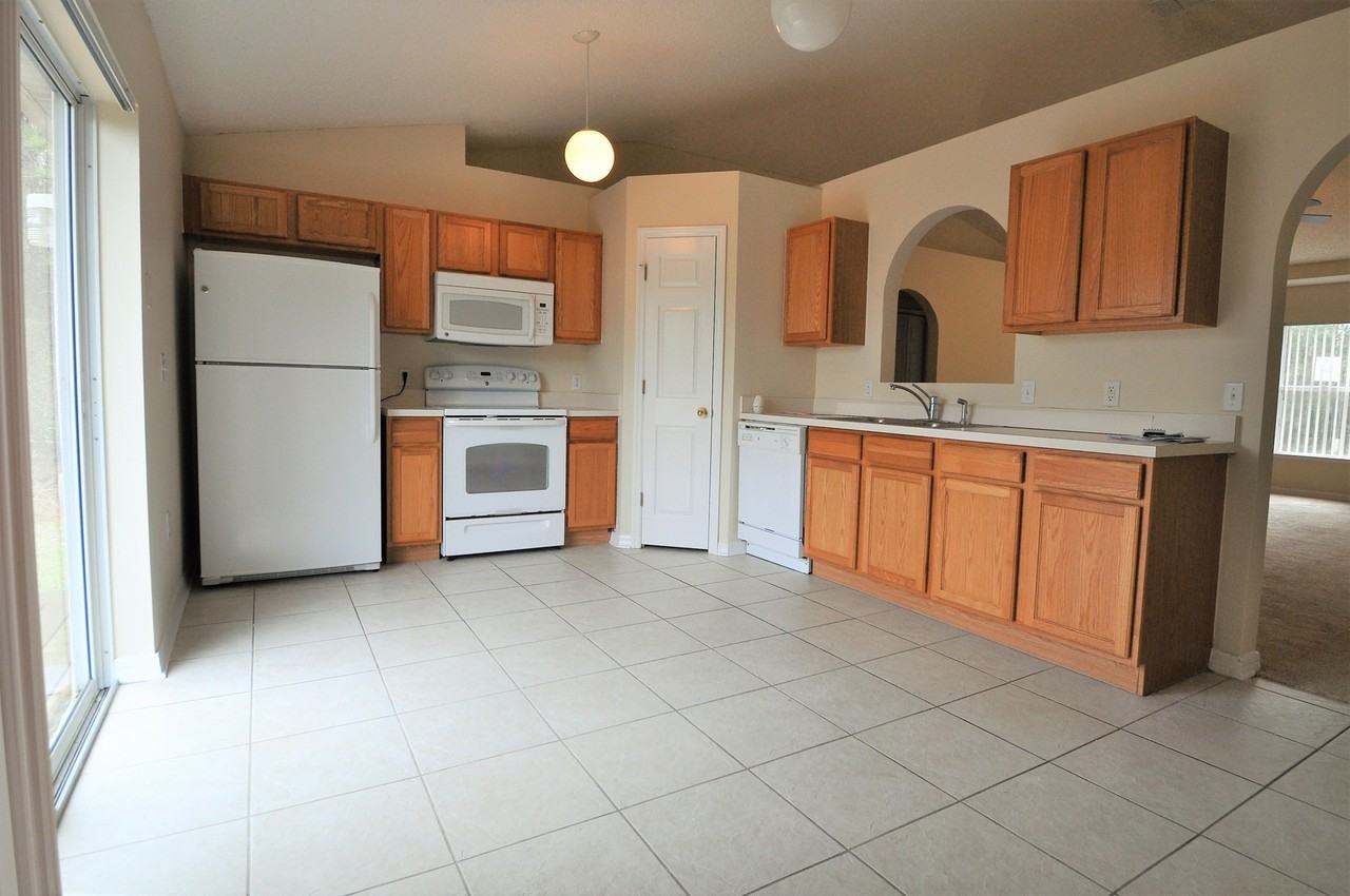 1896 Van Allen Cir - Photo 4 of 11