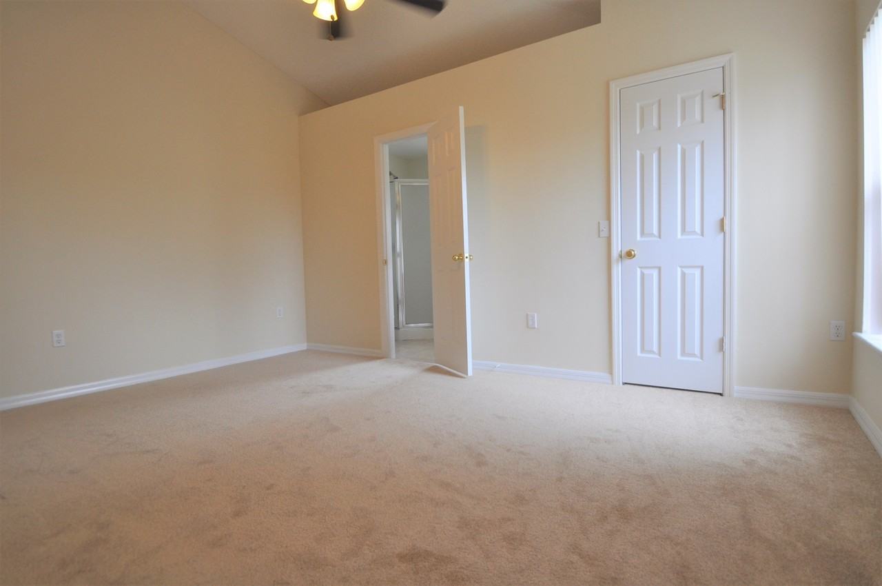 1896 Van Allen Cir - Photo 5 of 11
