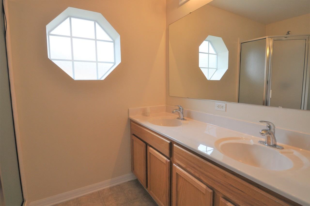 1896 Van Allen Cir - Photo 7 of 11
