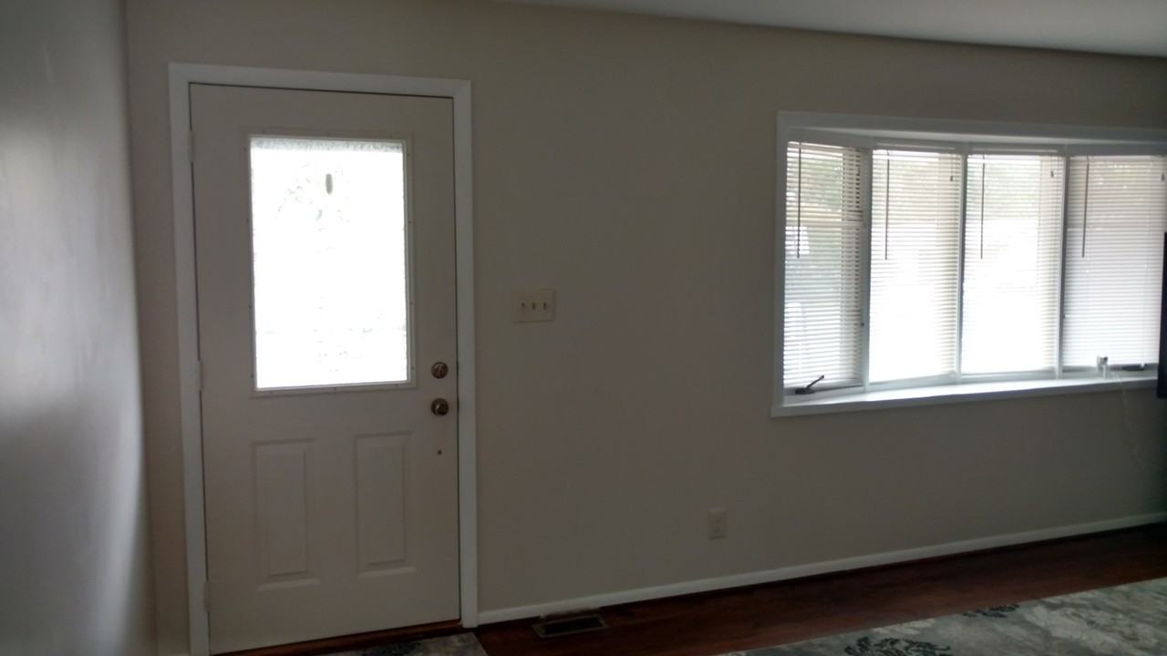8436 Linderwood Ln - Photo 5 of 12