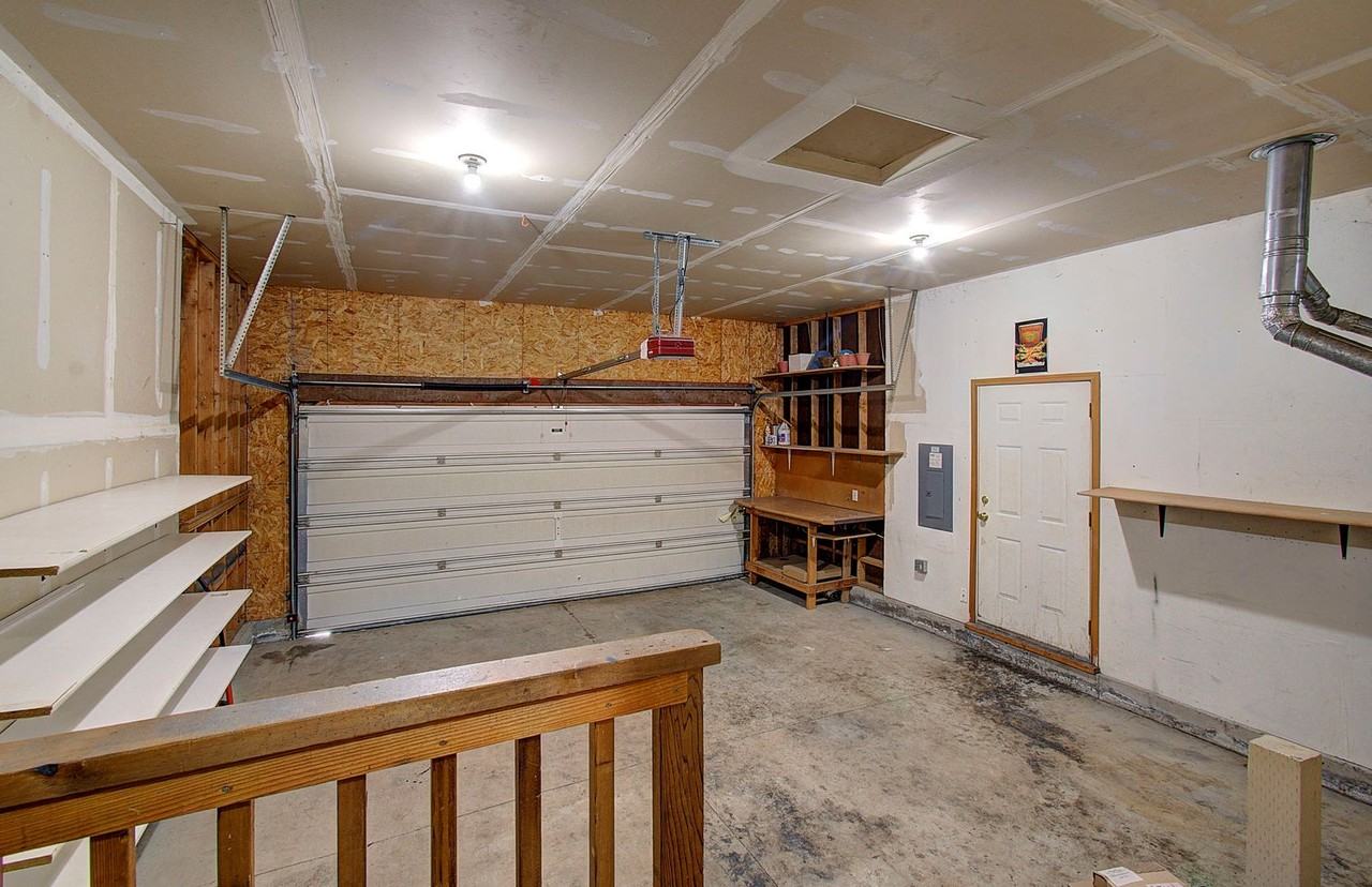 106 Ne 147th St - Photo 4 of 33