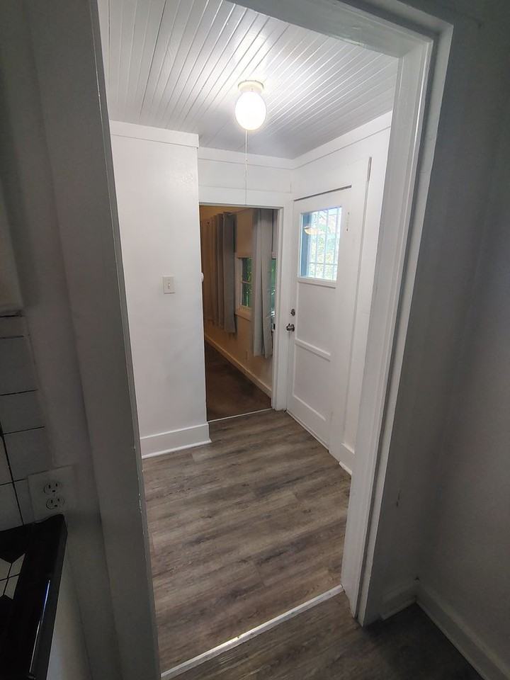 510 Holtby Rd - Photo 3 of 18