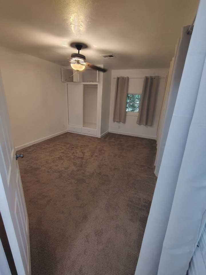 510 Holtby Rd - Photo 4 of 18