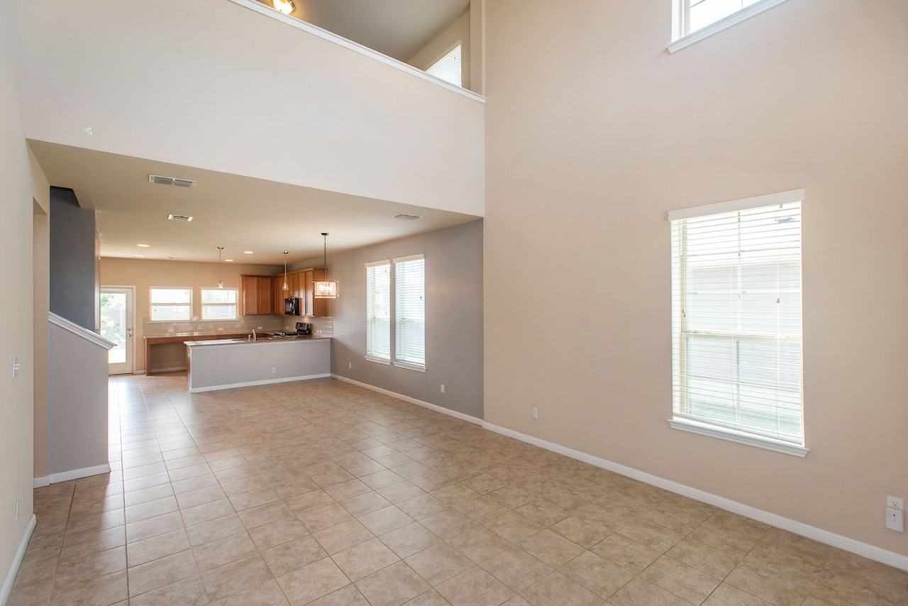8113 Rosano St - Photo 4 of 32