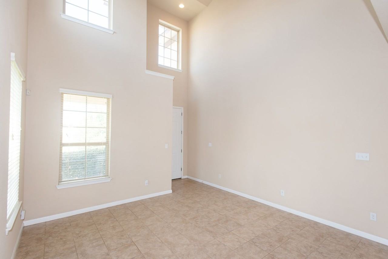 8113 Rosano St - Photo 7 of 32