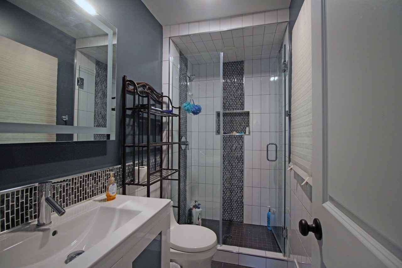 4136 Kings Dr - Photo 5 of 32