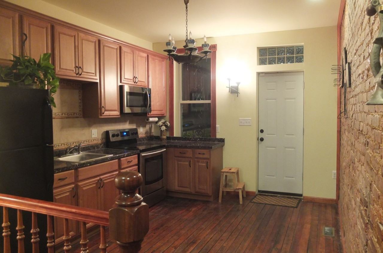 523 E 21st St - Photo 5 of 41