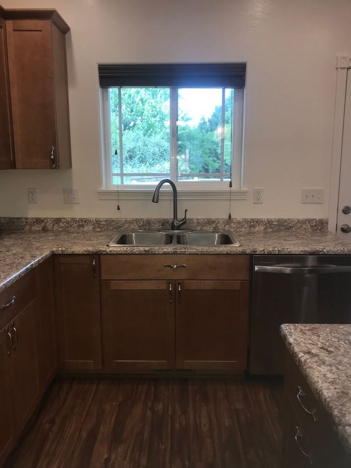 375 Stoneridge Ave - Photo 6 of 16