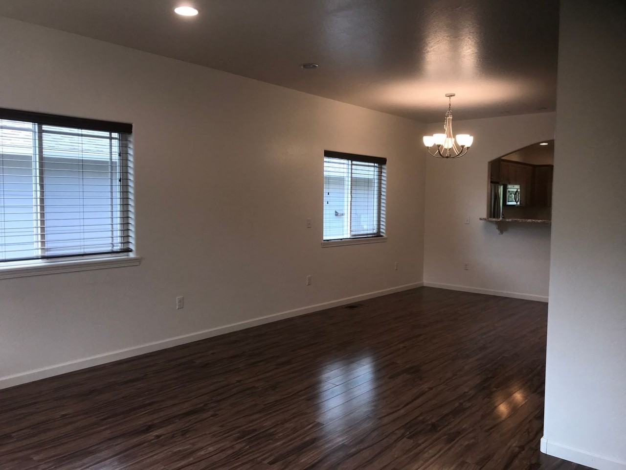 375 Stoneridge Ave - Photo 7 of 16
