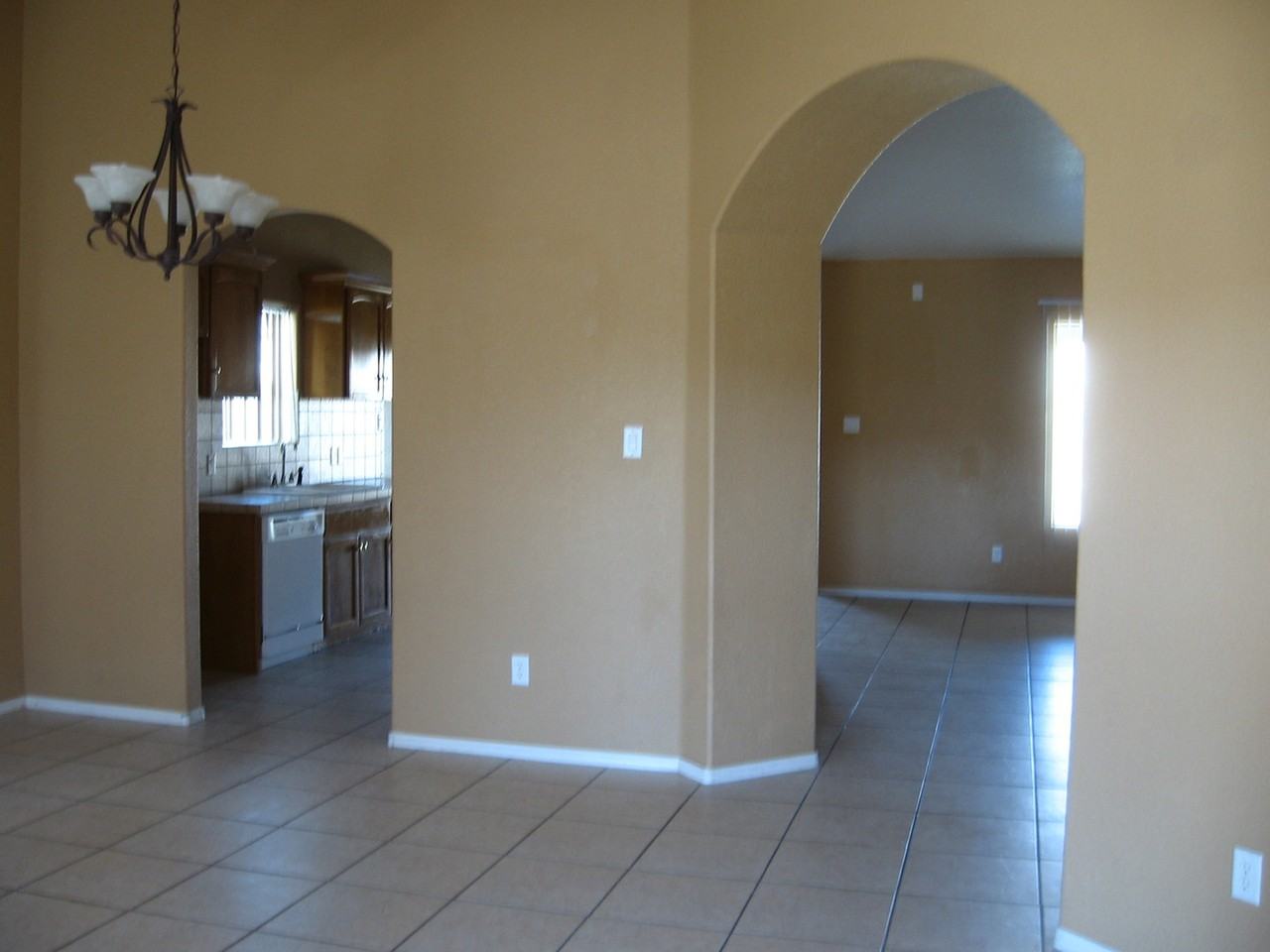 10204 E 37th St - Photo 5 of 12