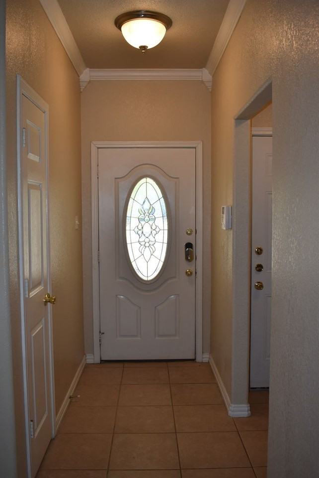 3905 Littlerock Dr - Photo 4 of 34