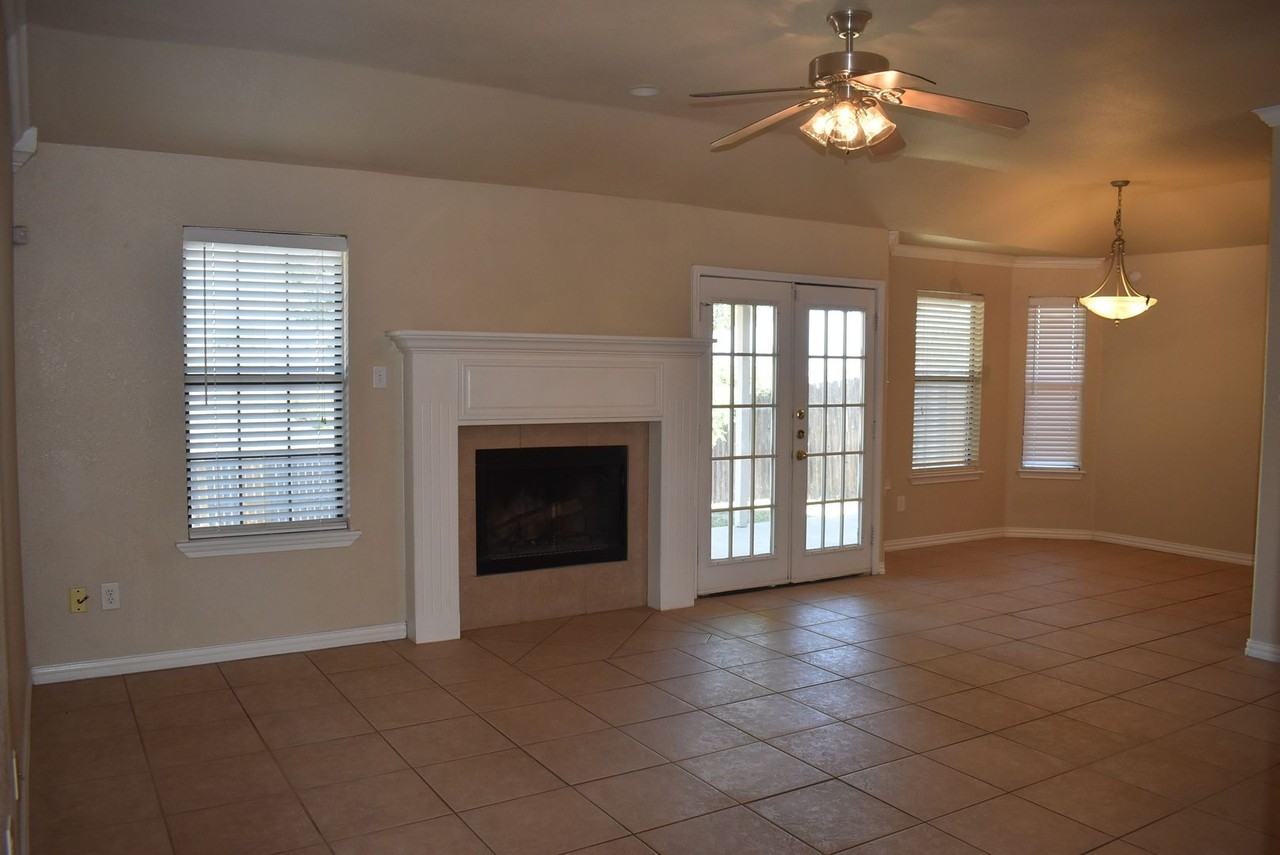 3905 Littlerock Dr - Photo 6 of 34