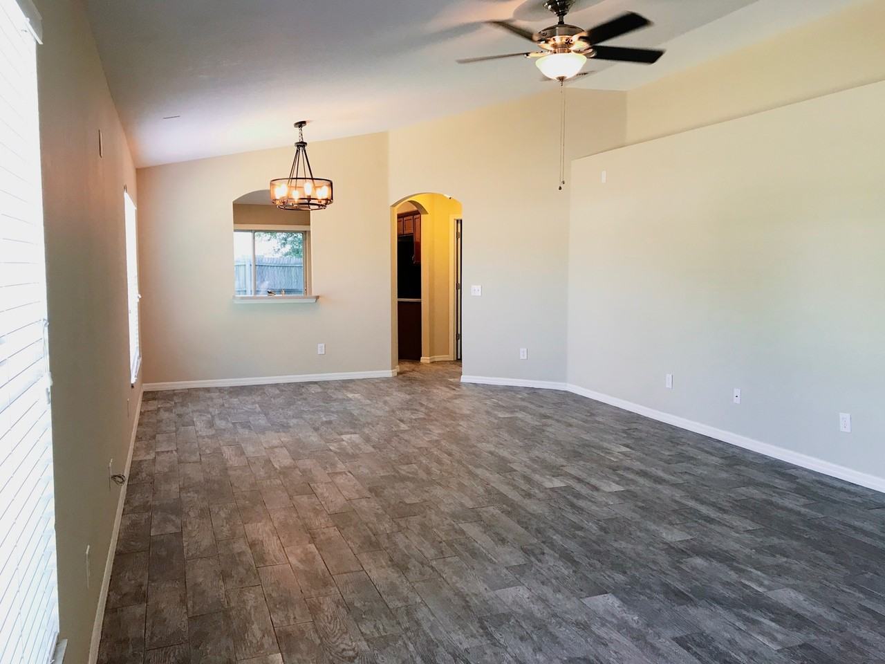12232 Canyon Blvd - Photo 4 of 27