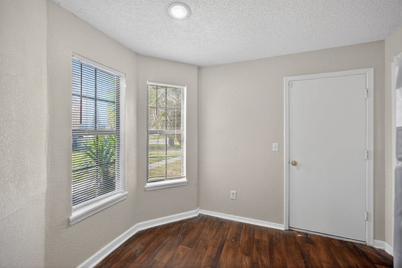 13142 Annandale Dr S - Photo 4 of 16
