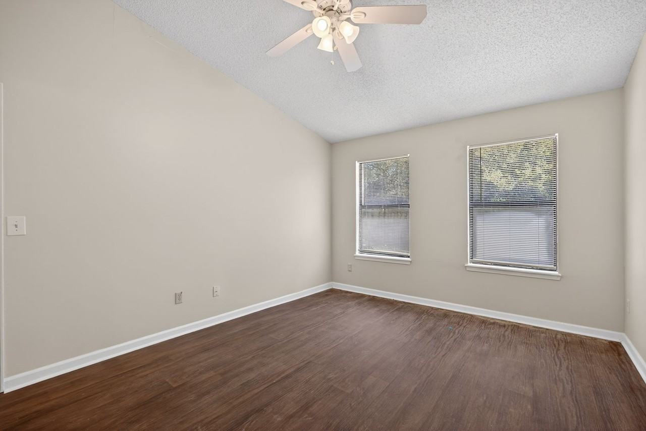 13142 Annandale Dr S - Photo 6 of 16