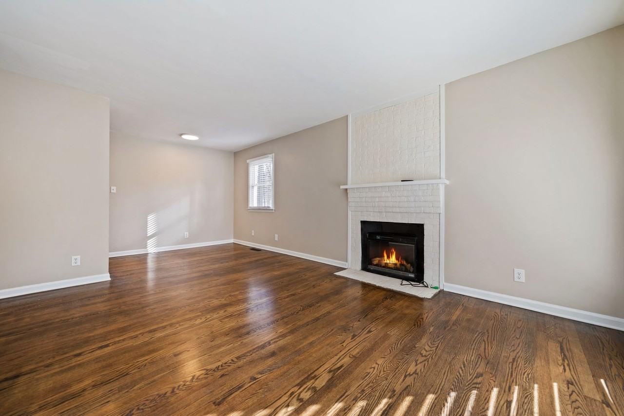 213 Barnes St - Photo 2 of 15