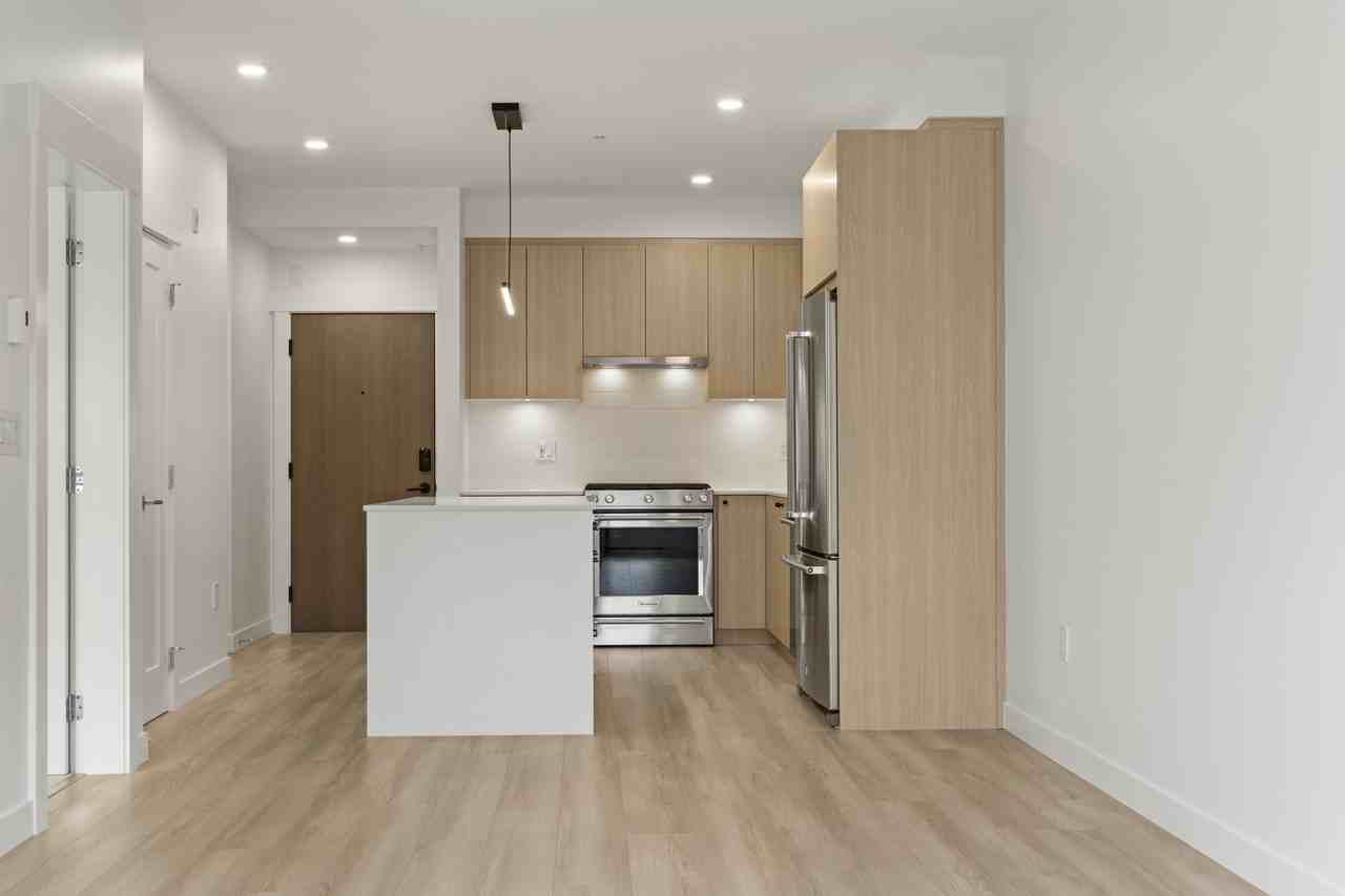 2771 209-2771 Montrose Avenue #1 - Photo 7 of 37