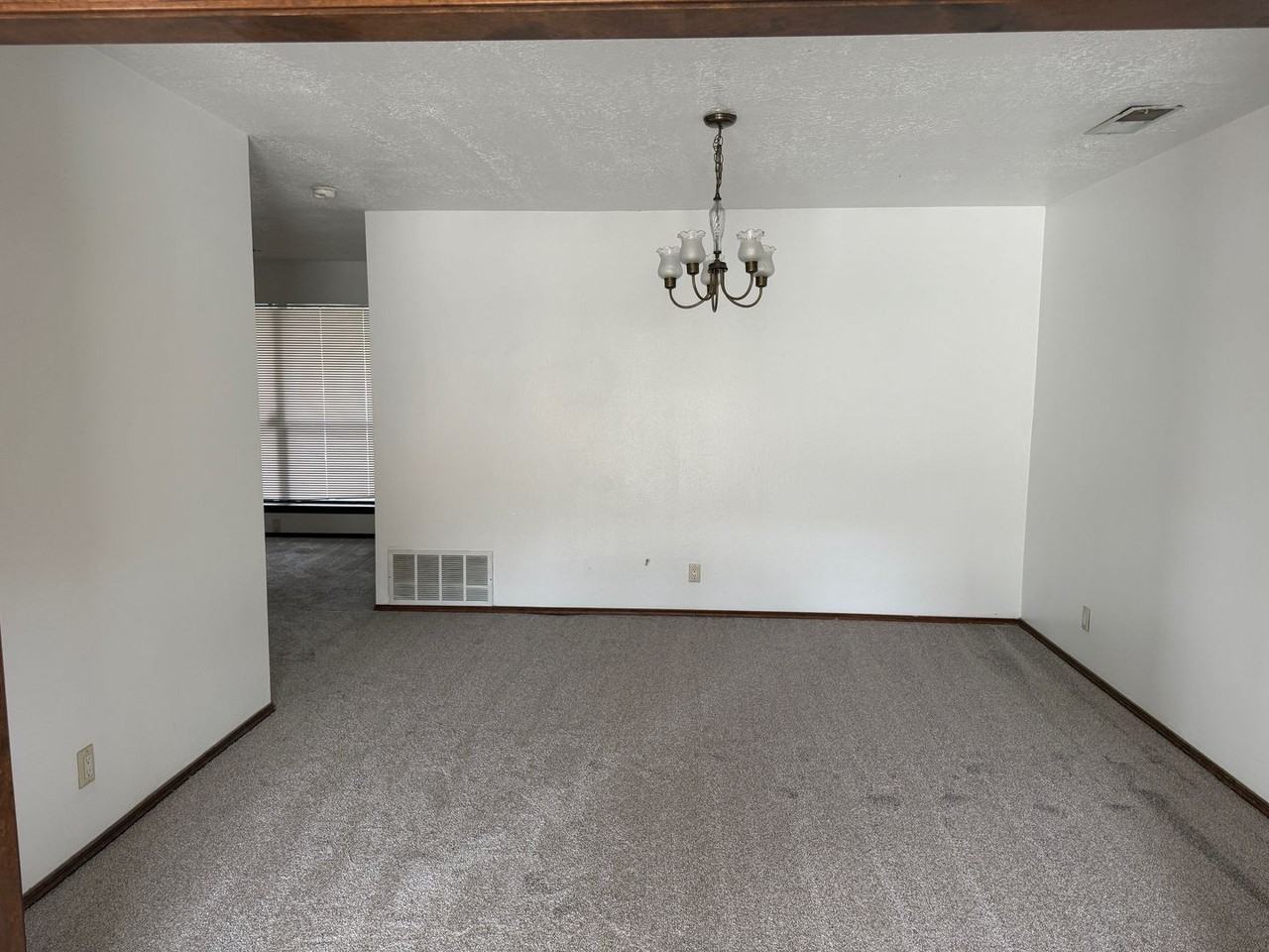 5310 Edwards Dr Ne - Photo 6 of 25