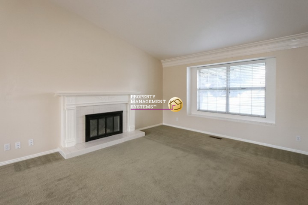 1376 E Rainsborough Rd - Photo 2 of 19