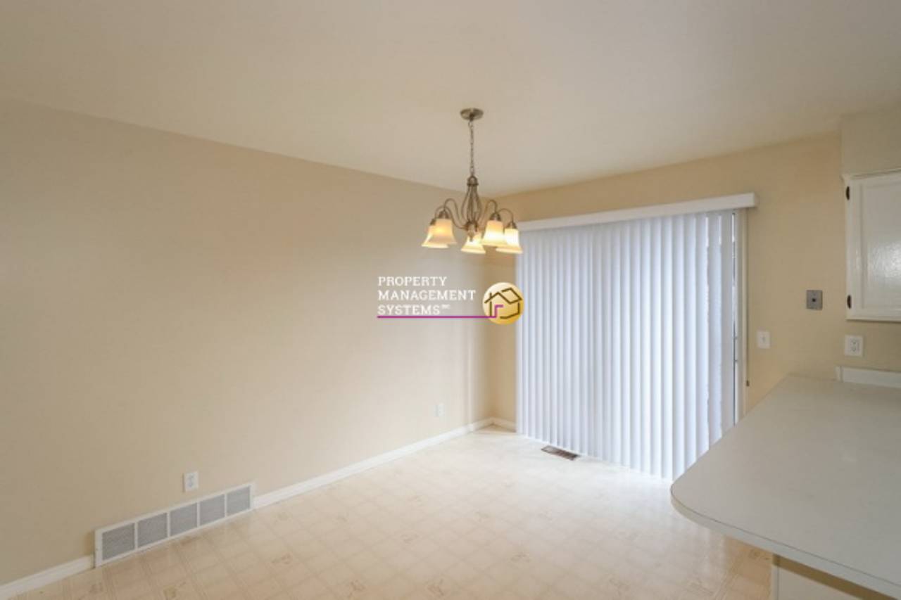 1376 E Rainsborough Rd - Photo 4 of 19